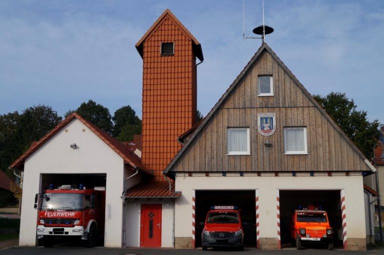 Fahrzeuge Feuerwehrhaus Schwiegershausen